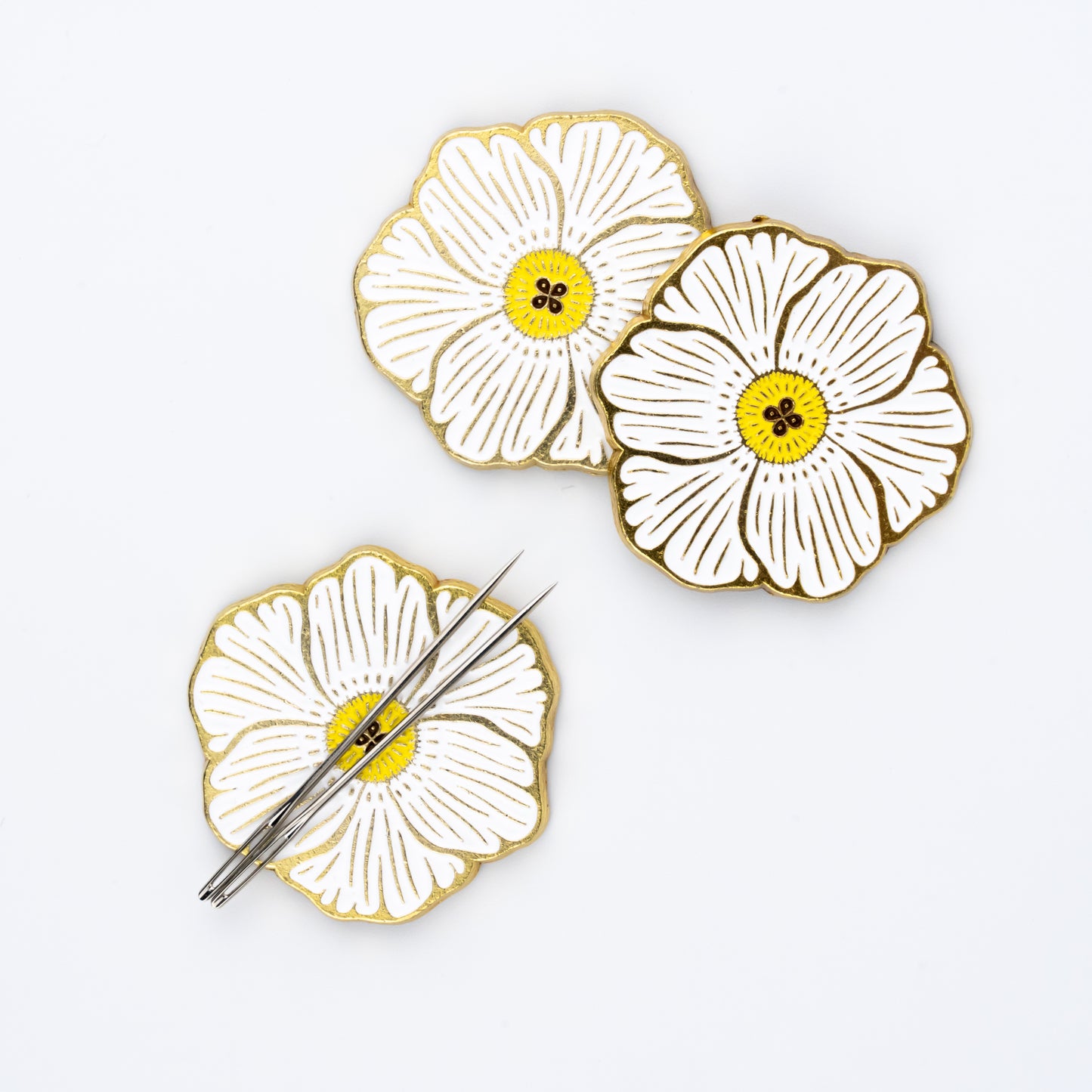 Cosmos Flower Needle Minder | Approx. 35mm | Magnetic